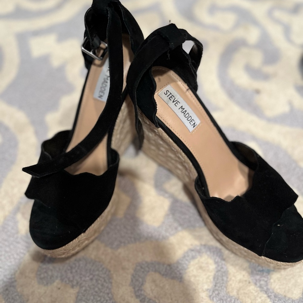 Black suede espadrilles!